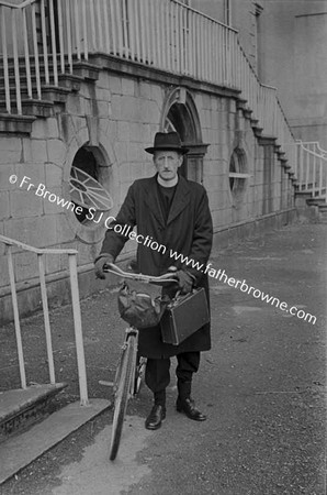 REV.MORTIMER GLYNN S.J. AT PRESENTATION CONVENT